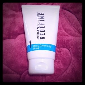 Rodan + Field redefine daily cleansing mask